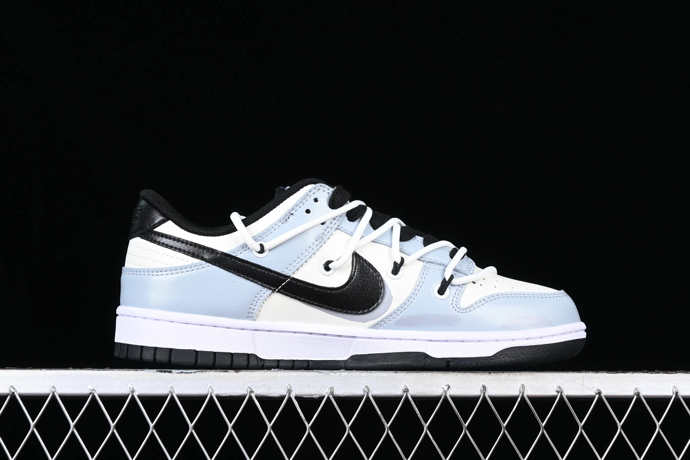 All Categories Nk SB Dunk Series Nk SB Dunk Low Low-top sneakers Customized large box Nk Dunk Low Panda Prank-The Art of Love SB strappy low-top casual sneakers DD1391-100